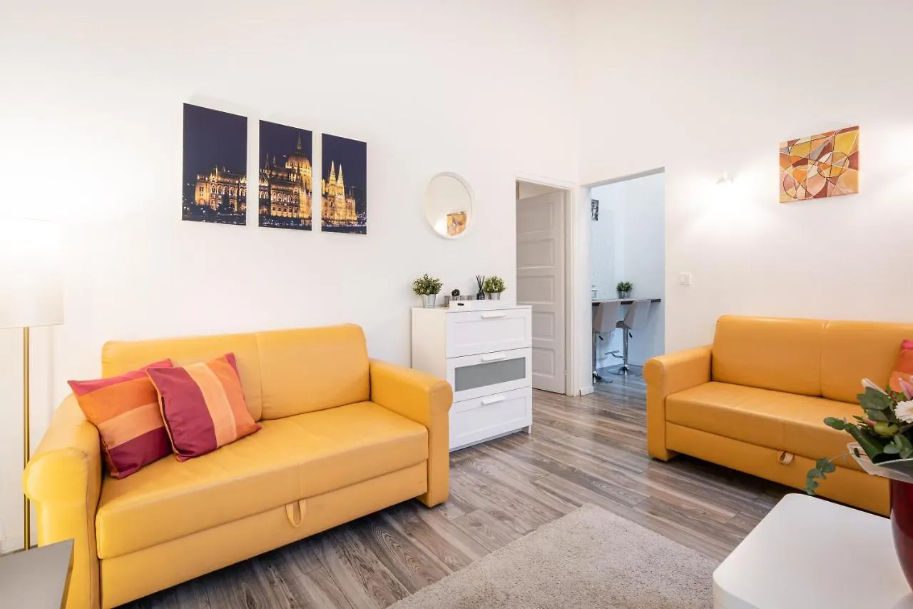Elizabeth Apartment In The Heart Of Budapest 0*,